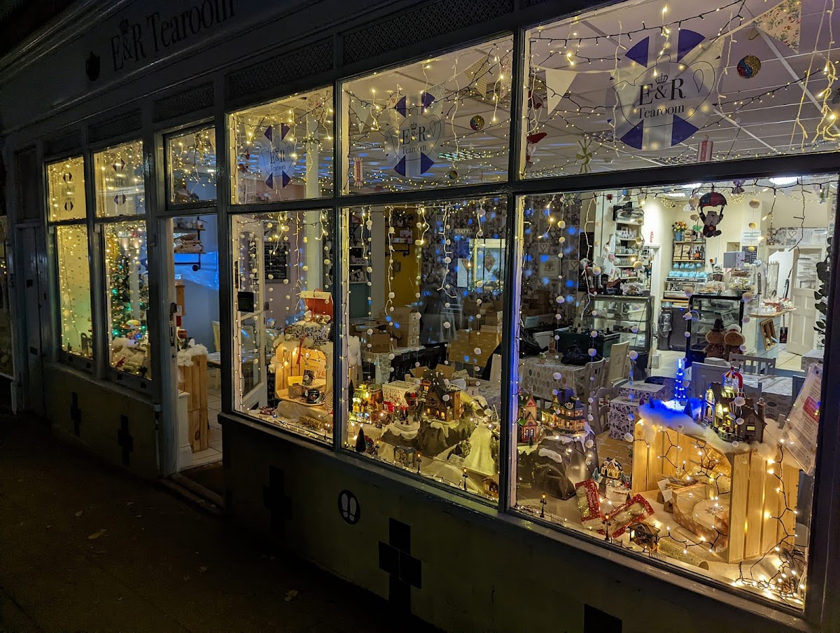 E & R Tearoom Ltd